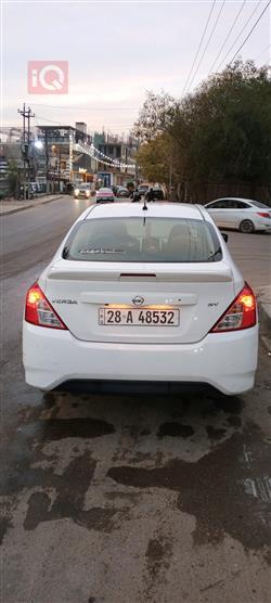 نيسان فيرسا